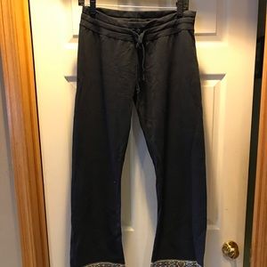 Buckle lounging pants